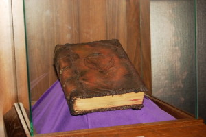 Mysterium-Tremendum-svazana-kniha